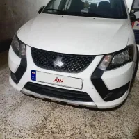 کوییک r ۱۴۰۳ سفید سقف مشکی