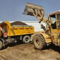 لودر و ماشین آماده به کار.