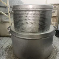 دوتا دیگ  اجاق گاز سه شعله  سبد غذا