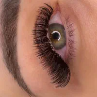 به یک مدل اکستنشن مژه نیازمندیم