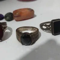 انگشتر نقره و چندتا سنگ