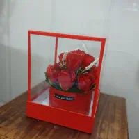 باکس گل رز ۱۲شاخه