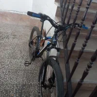 دوچرخه مشکی آبی سایز ۲۶ درحد نو تخفیف ریز