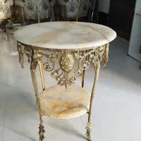 میز برنزی