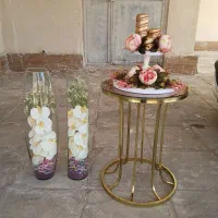 میز و گل و گلدان و جاشمعی