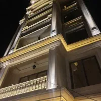 خانه ویلایی دو کله در حاشیه خیابان(با شرایط ویژه)