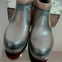 بوت پسرانه