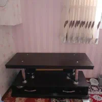میز تلویزون تمیز و سالم