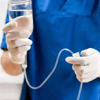 تزریق وسرم تراپی و پانسمان زخم بستر و وکیوم تراپی