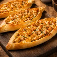 پیک موتری شیفت صبح و صندوقدار شیفت شب و نیروی ساده