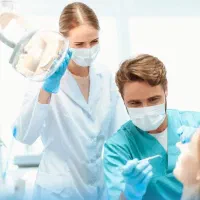 استخدام دستیار دندانپزشک با تجربه
