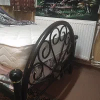 تخت خواب فلزی