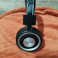 فروش یا معاوضه یک مموری 32گیگ بهمراه هدفون بلوتوثی