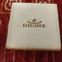 جعبه ساعت و تعدادی ساعت
