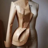 دعوت به همکاری از خانم خیاط متخصص کت و شلوار