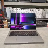 مک بوک m2 pro 2023 ۱۰ بار شارژ مشابه آکبند