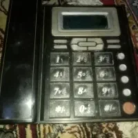 یک عدد تلفن رومیزی سالم وتمیز