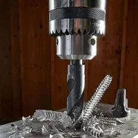 استخدام نیروی خانم جهت مونتاژکاری و سوراخکاری