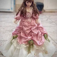 عروسک کلکسیونی تمام‌پرچین و بسیار زیبا