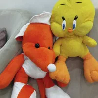 دوتا عروسک بزرگ