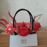 باکس گل ۹ شاخه