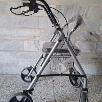 واکر چرخ دار