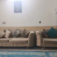 مبل راحتی هفت نفره، به همراه جلومبلی ۴ تیکه
