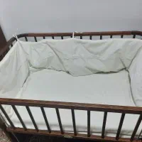تخت کودک  کنار مادر