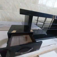 میز تلویزیون MDF های گلاس ترک،دوپله طول ۱۶۰درحد نو