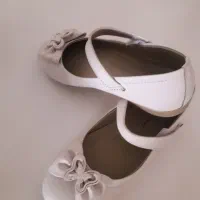 کفش عروسکی