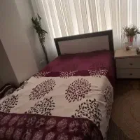 تخت یک و نیم نفره با تشک و پای تختی