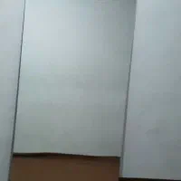 اینه قدی ایستاده