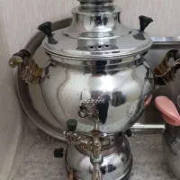 یک سماور ویک کتری قوری روگازی