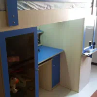 تخت و میز تحریر
