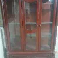 ویترین شیشه ای