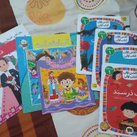 تعدادی اسباب بازی و کتاب نو