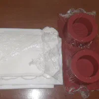 تعدادی قالب رزین و گوشواره و زیرلیوانی قیمت مناسب