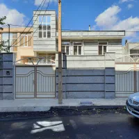 خانه ویلایی دوطبقه اسکلت فلزی عبور جدا شهرک ولیعصر