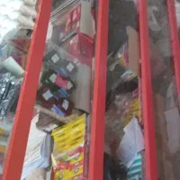 ویترین دو متری وپنج عدد قفسه