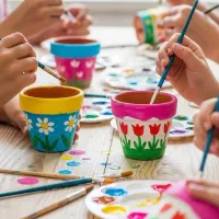 کلاس نقاشی و کار با سفال و سرامیک