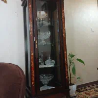 ساعت و گنجه ایستاده
