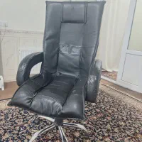 صندلی اداری بسیار تمیز
