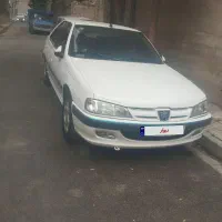 راننده با خودرو سواری