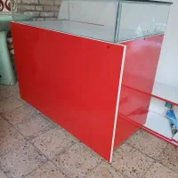 میز کار باشیشه دوعدد اتاق پرو کننده و یک عددباکس