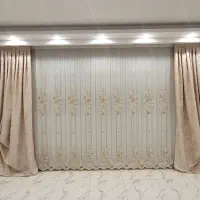 پرده و کنار پرده پارچه ای