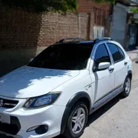 کوئیک r سفید مشکی
