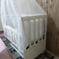تخت کنارمادر