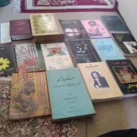 چندین جلد کتاب بیشترش شعر