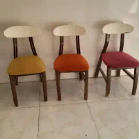 سه عدد صندلی
