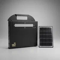 پکیج خورشیدی قابل حمل همراه پنل و باتری لیتیومی